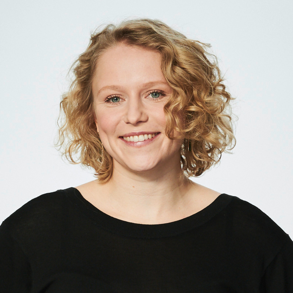 anissa-brinkhoff-what-the-finance-podcast-brigitte-farbe