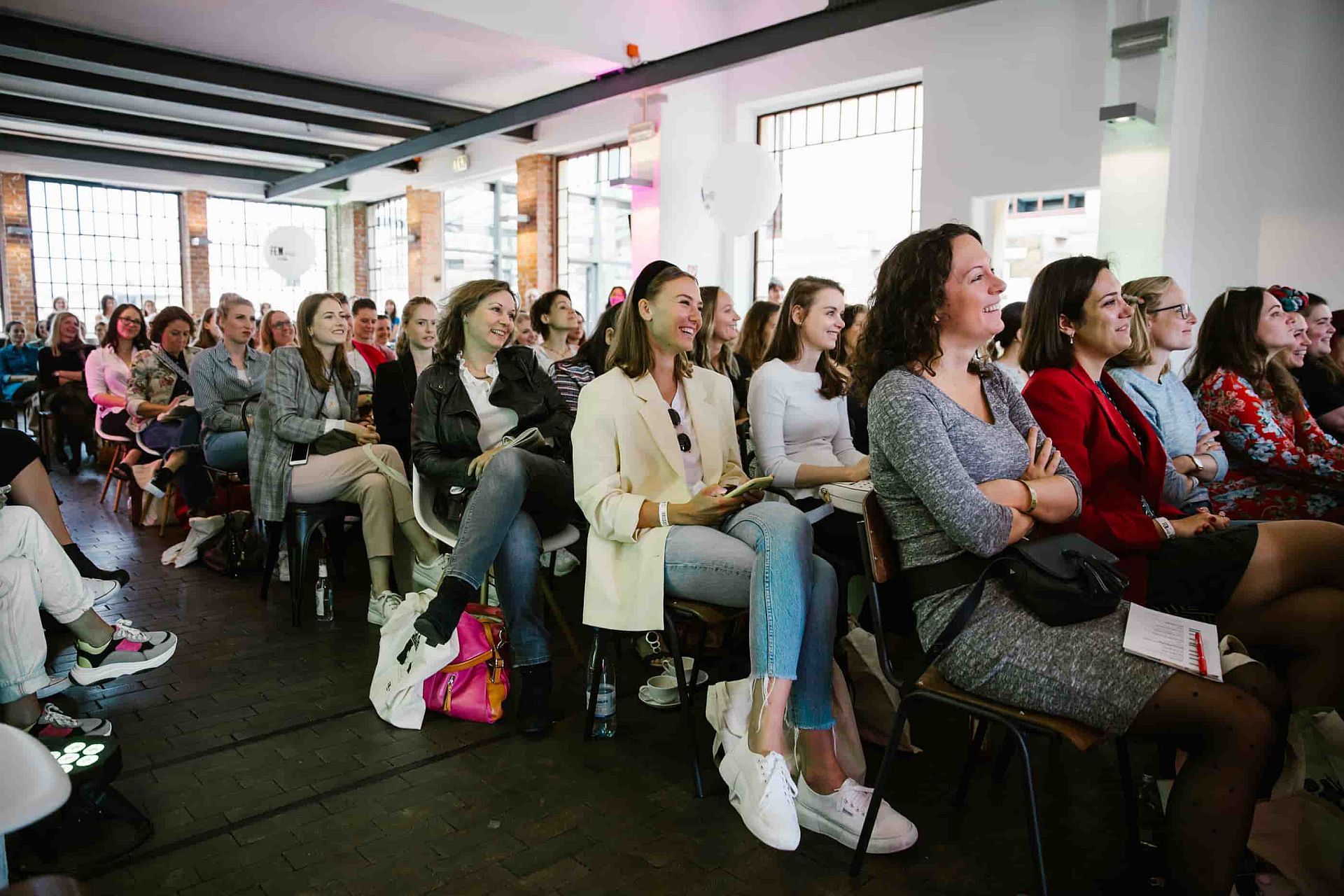 femboss-festival-stuttgart-gruenderin-female-founder-roemerkastell-phoenixhalle-frauennetzwerk-business-women-network-eventdays